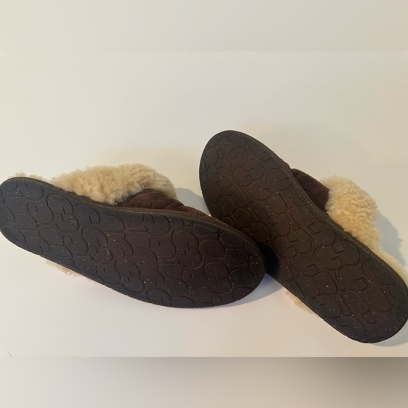 LUC Ugg brown suede slip on slippers sheep wool size 7 - Picture 3 of 8